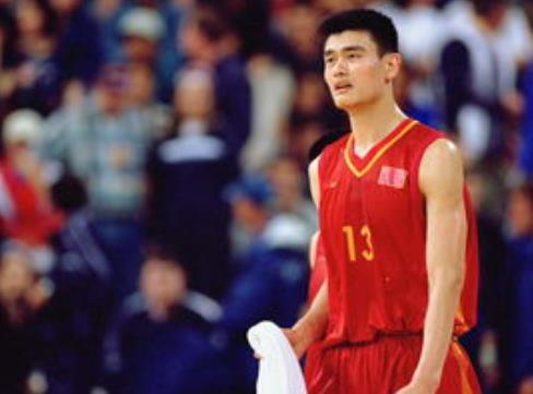 姚明（Yao Ming）是中国篮球历史上最伟大的篮球运动员之一